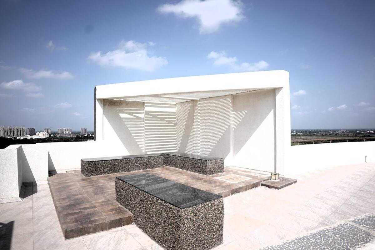 7 Seasons Palm Suite With Sky Orbit, Balcony, Swimming Pool, Wifi, Playground ラージコート エクステリア 写真